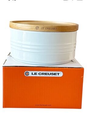 NEW Le Creuset WHITE CANISTER with Natural Wood Lid 23oz